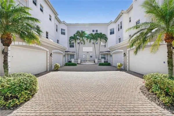 Property Slideshow image 3 of 31 | 584 avellino isles cir 19302, Naples, FL, 34119