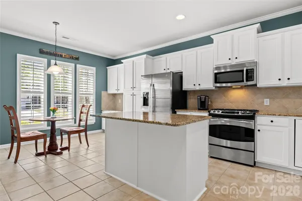 Property Slideshow image 3 of 48 | 8080 crater lake dr, Fort Mill, SC, 29707