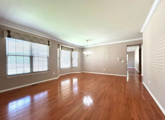Property Slideshow image 3 of 25 | 21214 lily lake ln, Crest Hill, IL, 60403