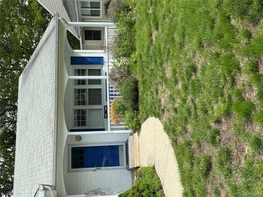 Property Slideshow image 2 of 21 | 190 canterbury dr, Ridge, NY, 11961