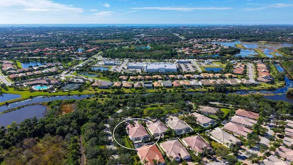 Property Slideshow image 3 of 71 | 8878 estepona ct, Sarasota, FL, 34238