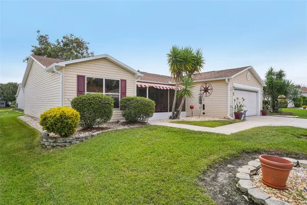 Property Slideshow image 2 of 38 | 2737 privada dr, The Villages, FL, 32162