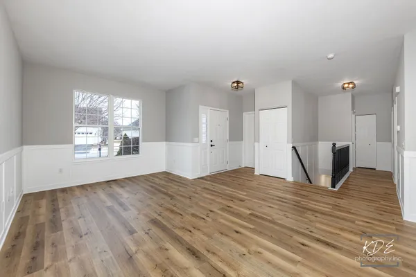 Property Slideshow image 3 of 39 | 733 s mecosta ln, Romeoville, IL, 60446