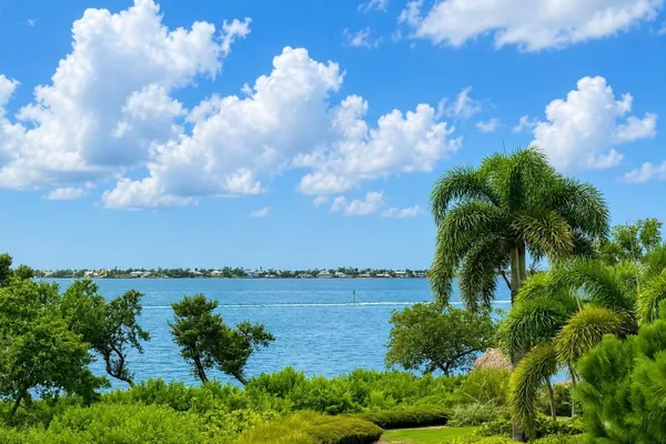Property Slideshow image 3 of 44 | 264 saint lucia dr 201, Bradenton, FL, 34209