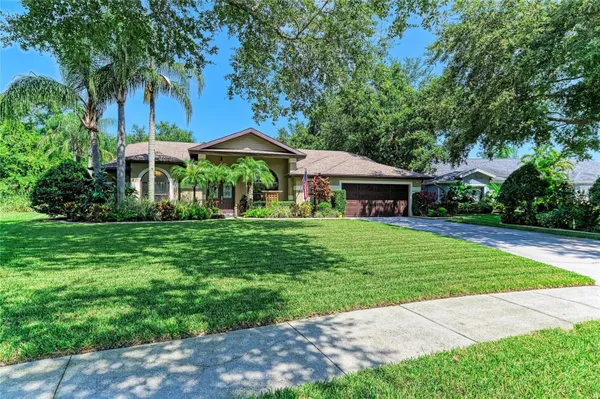 Property Slideshow image 2 of 69 | 8416 palm lakes ct, Sarasota, FL, 34243