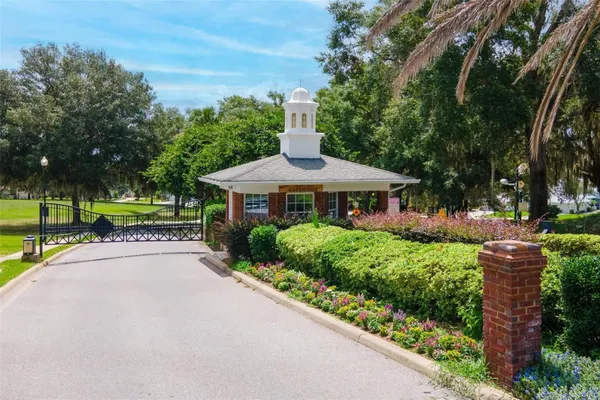 Property Slideshow image 3 of 49 | 6115 landings blvd, Lady Lake, FL, 32159