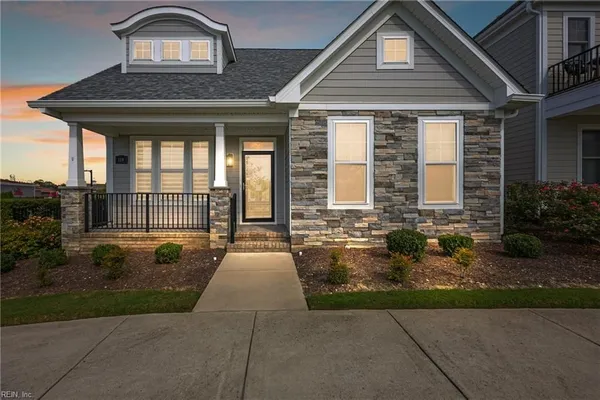 Property Slideshow image 2 of 40 | 119 creek ln, Suffolk, VA, 23435