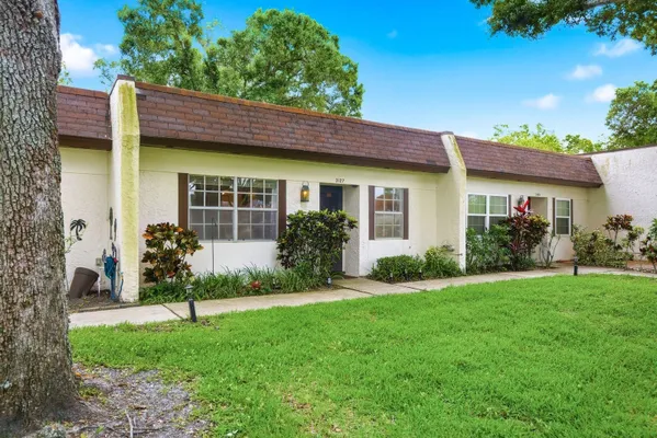 Property Slideshow image 2 of 60 | 3127 mission grove dr 3127, Palm Harbor, FL, 34684