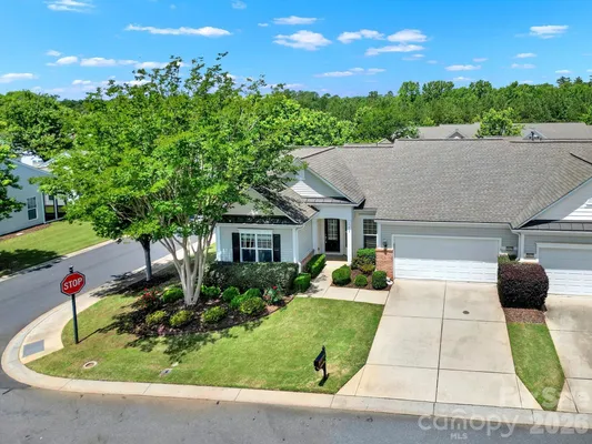 Property Slideshow image 2 of 41 | 28129 song sparrow ln, Fort Mill, SC, 29707