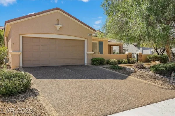 Property Slideshow image 2 of 31 | 2313 janesville ln, Henderson, NV, 89044