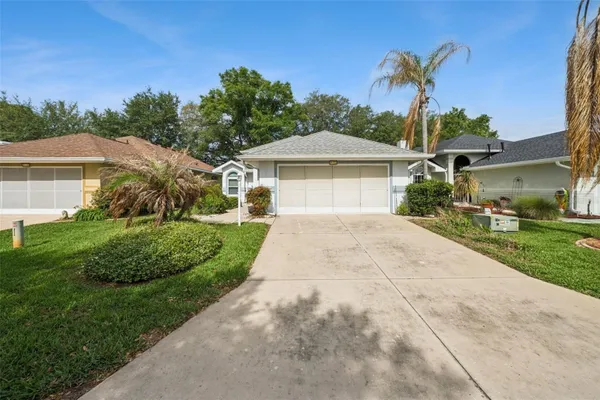 Property Slideshow image 2 of 56 | 21733 royal st georges ln, Leesburg, FL, 34748