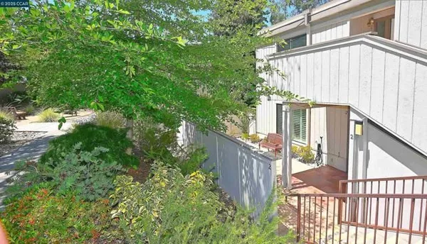 Property Slideshow image 2 of 60 | 1332 canyonwood ct apt 2, Walnut Creek, CA, 94595