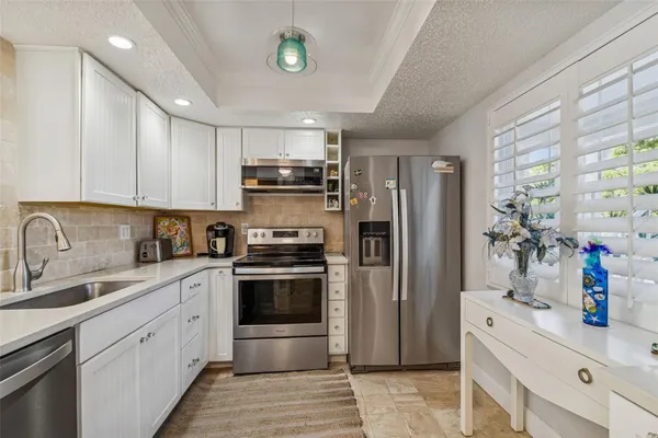 Property Slideshow image 3 of 39 | 946 virginia st apt 201, Dunedin, FL, 34698