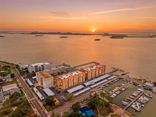 Property Slideshow image 2 of 46 | 634 edgewater dr 844, Dunedin, FL, 34698