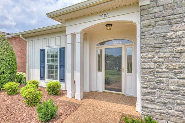 Property Slideshow image 3 of 38 | 7002 sunrise cir, Franklin, TN, 37067