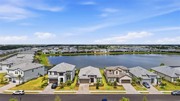 Property Slideshow image 2 of 35 | 17325 savory mist cir, Bradenton, FL, 34211