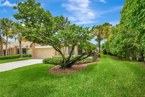 Property Slideshow image 3 of 18 | 8071 popash ct, Boynton Beach, FL, 33472