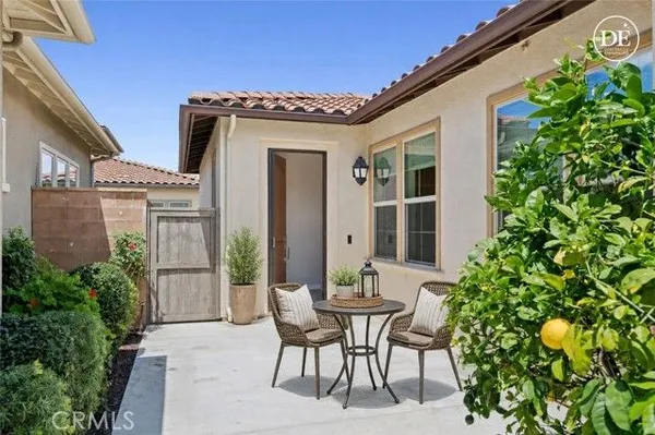 Property Slideshow image 3 of 27 | 152 burgess, Irvine, CA, 92618