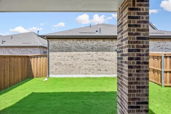 Property Slideshow image 3 of 30 | 2065 spotted fawn dr, Arlington, TX, 76005