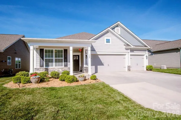 Property Slideshow image 3 of 45 | 122 coddle way, Mooresville, NC, 28115