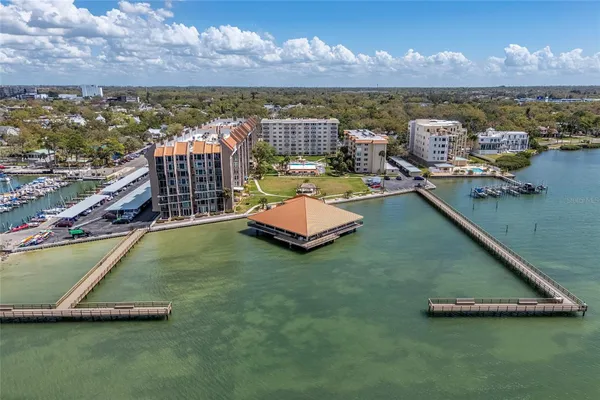 Property Slideshow image 2 of 26 | 620 edgewater drs 103, Dunedin, FL, 34698