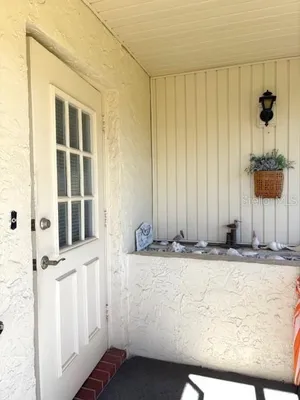 Property Slideshow image 2 of 34 | 1901 canterbury ln 10, Sun City Center, FL, 33573