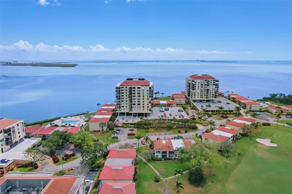 Property Slideshow image 3 of 42 | 6322 palma del mar blvd s apt 706, St Petersburg, FL, 33715