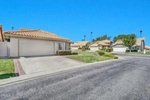 Property Slideshow image 2 of 60 | 885 oakland hills dr, Banning, CA, 92220