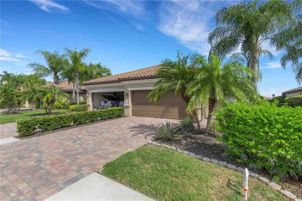 Property Slideshow image 2 of 45 | 6619 candlestick dr, Bradenton, FL, 34212