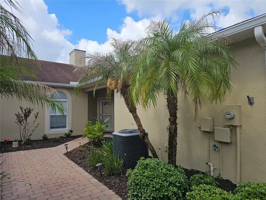 Property Slideshow image 3 of 44 | 1590 vienna square dr, Winter Haven, FL, 33884