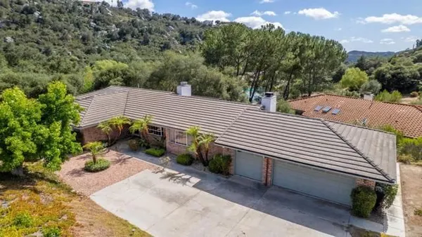 Property Slideshow image 3 of 37 | 28104 glenmeade way, Escondido, CA, 92026