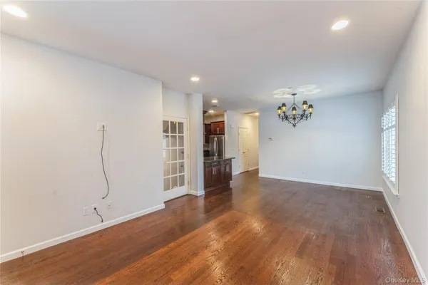 Property Slideshow image 3 of 36 | 448 winter pl, East Meadow, NY, 11554