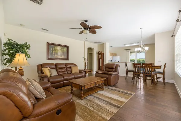 Property Slideshow image 3 of 24 | 100 wethersfield ct, Deland, FL, 32724