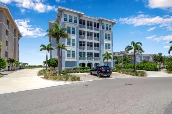 Property Slideshow image 3 of 66 | 376 aruba cir 301, Bradenton, FL, 34209