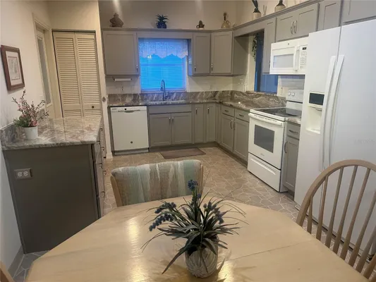 Property Slideshow image 3 of 25 | 9258 sw 91st cir, Ocala, FL, 34481