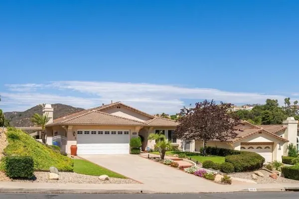 Property Slideshow image 2 of 37 | 18018 calle estepona, San Diego, CA, 92128