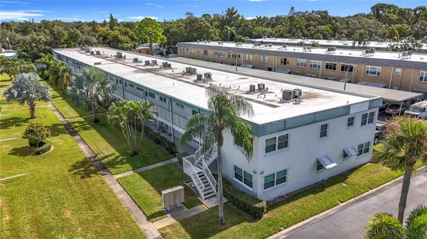 Property Slideshow image 2 of 64 | 5267 81st st n apt 26, Saint Petersburg, FL, 33709