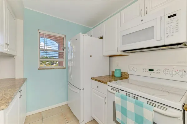 Property Slideshow image 3 of 35 | 458 cerromar rd unit 484, Venice, FL, 34293