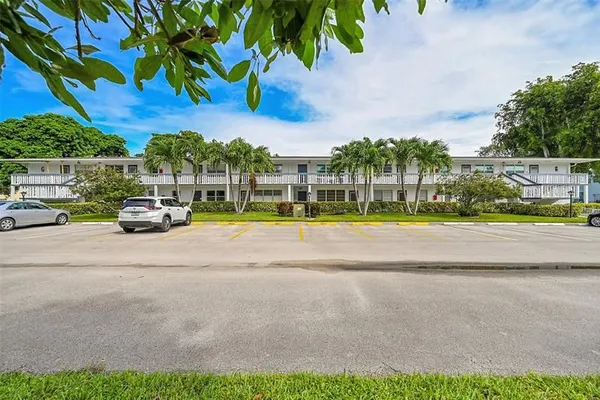 Property Slideshow image 2 of 56 | 154 upminster g # 154, Deerfield Beach, FL, 33442