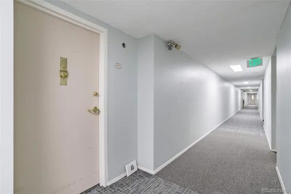Property Slideshow image 2 of 36 | 690 s alton way 6a, Denver, CO, 80247