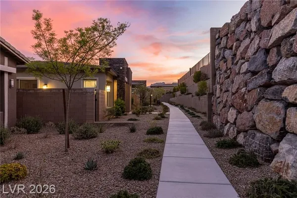 Property Slideshow image 2 of 49 | 933 belleforte ln, Las Vegas, NV, 89138