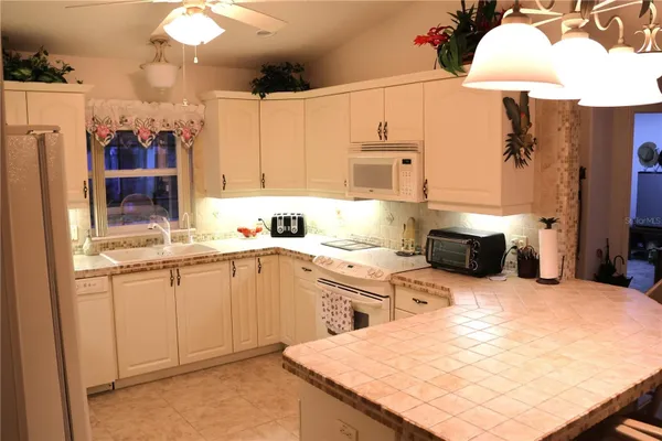 Property Slideshow image 3 of 21 | 477 sweetwater way, Haines City, FL, 33844