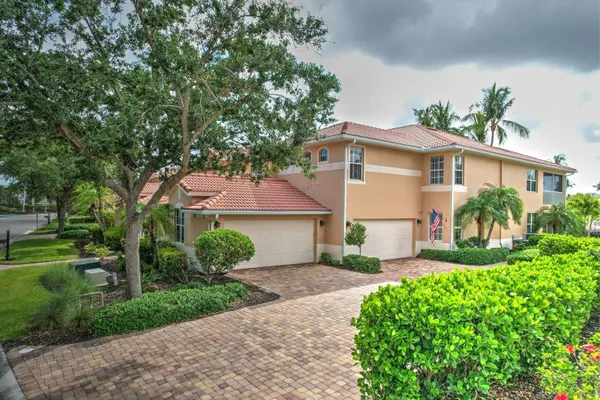 Property Slideshow image 2 of 61 | 3328 sunset key cir d, Punta Gorda, FL, 33955