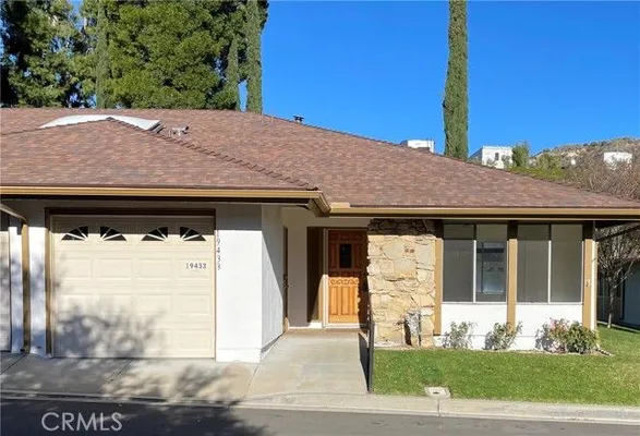 Property Slideshow image 3 of 52 | 19433 oak crossing rd, Newhall, CA, 91321