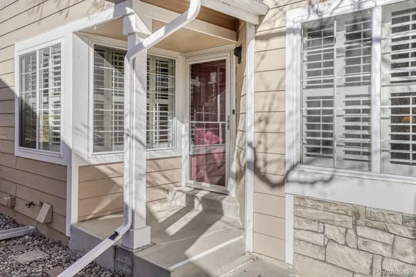 Property Slideshow image 3 of 22 | 47 canongate ln, Highlands Ranch, CO, 80130