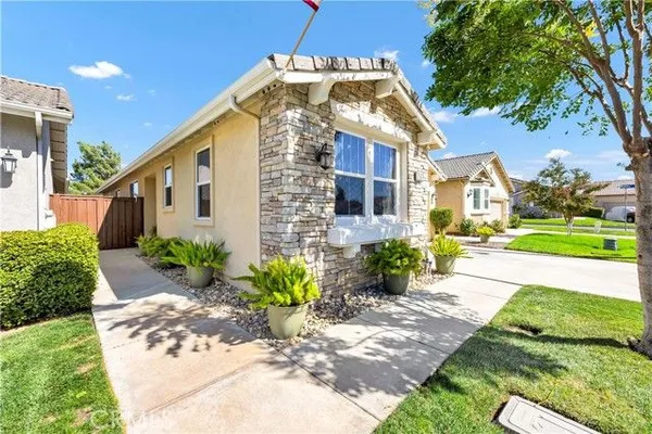 Property Slideshow image 3 of 59 | 126 mayfair ln, Hemet, CA, 92545