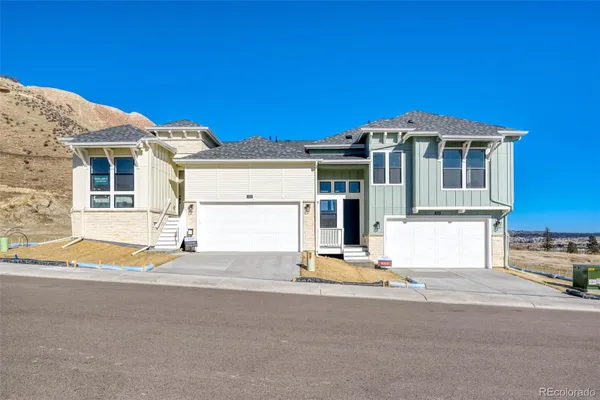 Property Slideshow image 2 of 37 | 1928 grayside cir, Castle Rock, CO, 80109