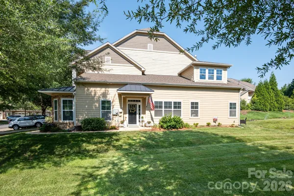 Property Slideshow image 2 of 31 | 4133 la crema dr, Charlotte, NC, 28214