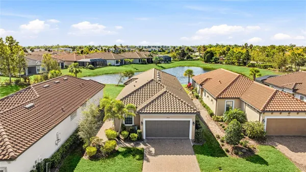 Property Slideshow image 2 of 78 | 10414 inglenook ter, Palmetto, FL, 34221