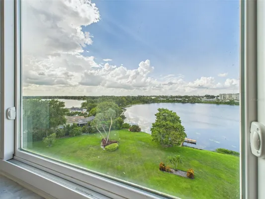 Property Slideshow image 3 of 65 | 700 mirror ter 702, Winter Haven, FL, 33881